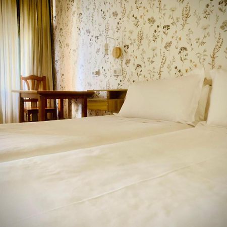 Hostal As Margaritas ซานติอาโก เด กอมโปสเตลา ภายนอก รูปภาพ